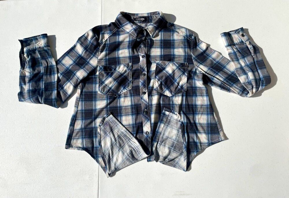 Fashion Nova Women’s Blue Plaid Button Down Flannel Shirt Size Small - Picture 1 of 8